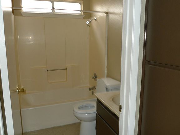 5th image of 16043 Green Hill Dr APT 4