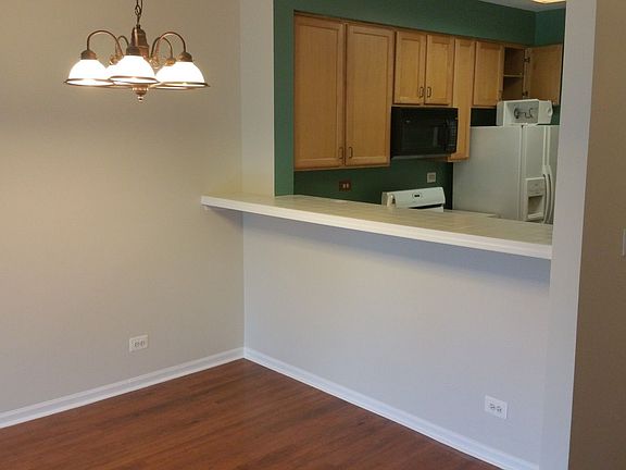 4th image of 3057 Kentshire Cir