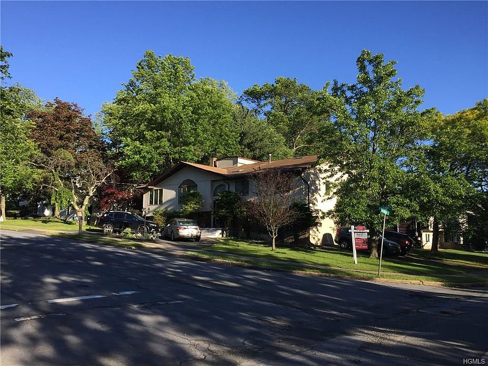 2nd image of 3 Wilsher Dr