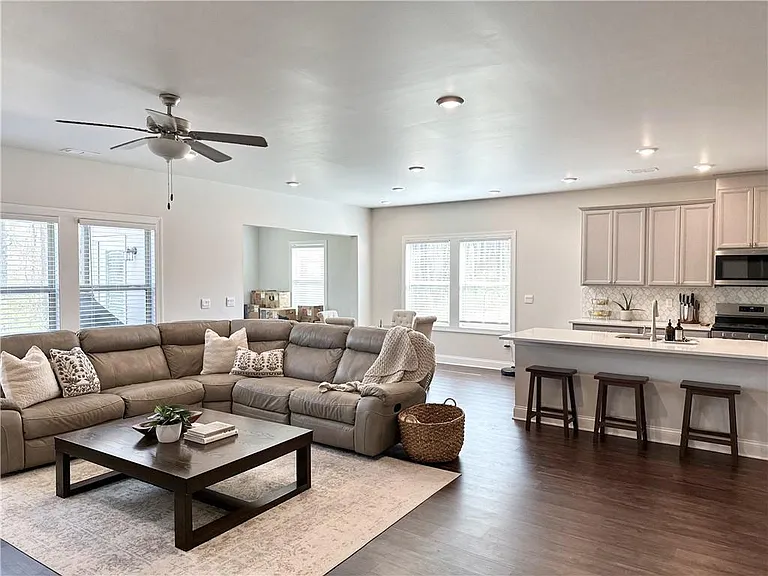 3075 Summerpoint Xing — Photo 3