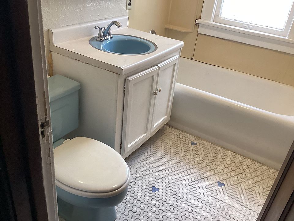 1st image of 2661-2663 N 39th St