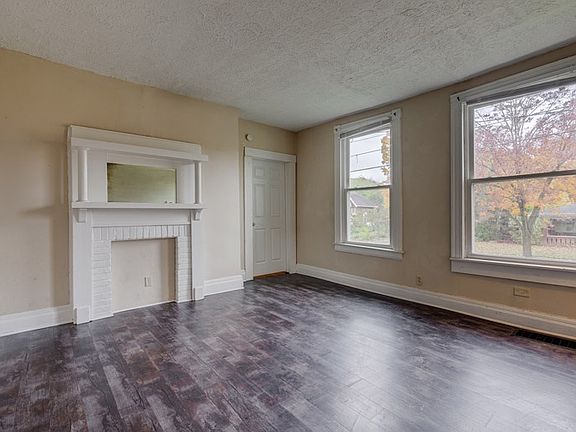 4th image of 3302 Carlisle Ave