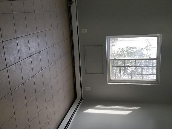 5th image of 769 Forest Ave #3