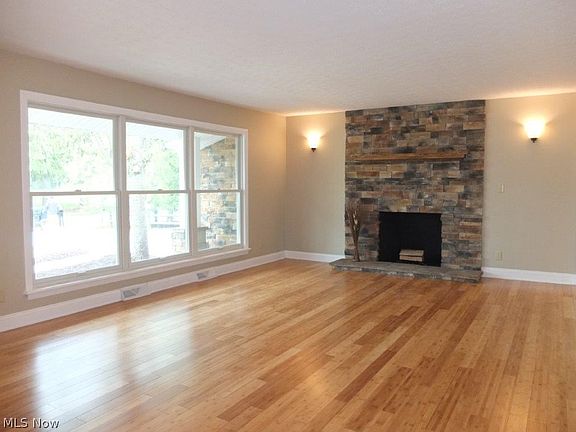 3rd image of 2305 Hoffman Rd
