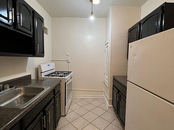 3rd image of 57 Chestnut St APT A6