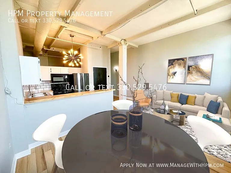 1133 W 9th Street — Photo 31