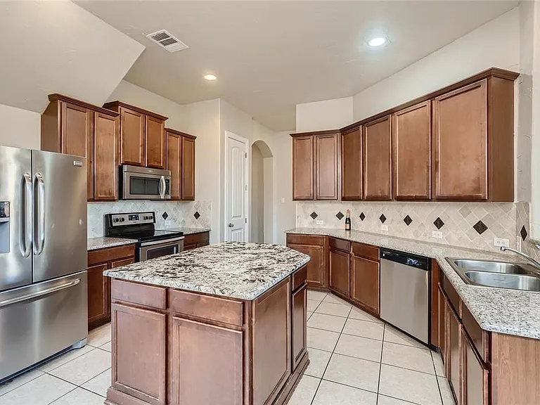908 Hartman Dr — Photo 9