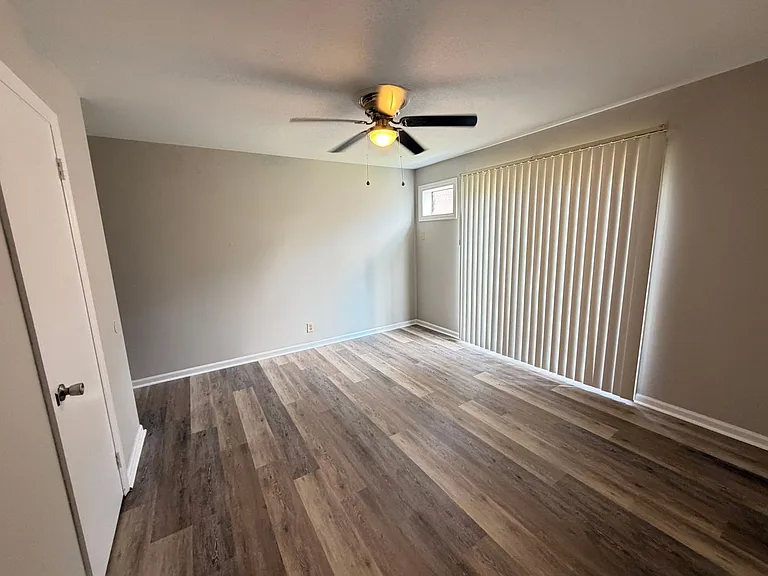 1708 Jennifer Rd #D9 — Photo 19