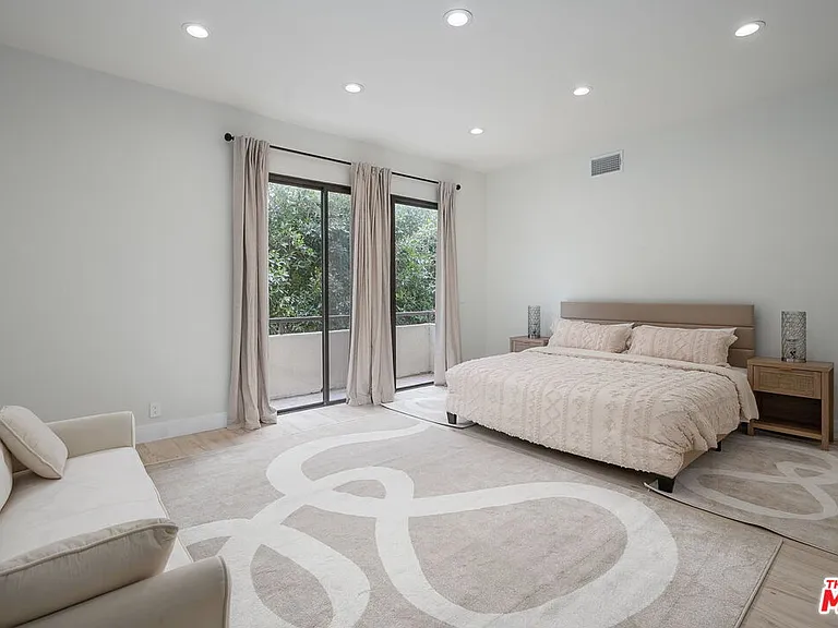 1880 Veteran Ave #208 — Photo 11