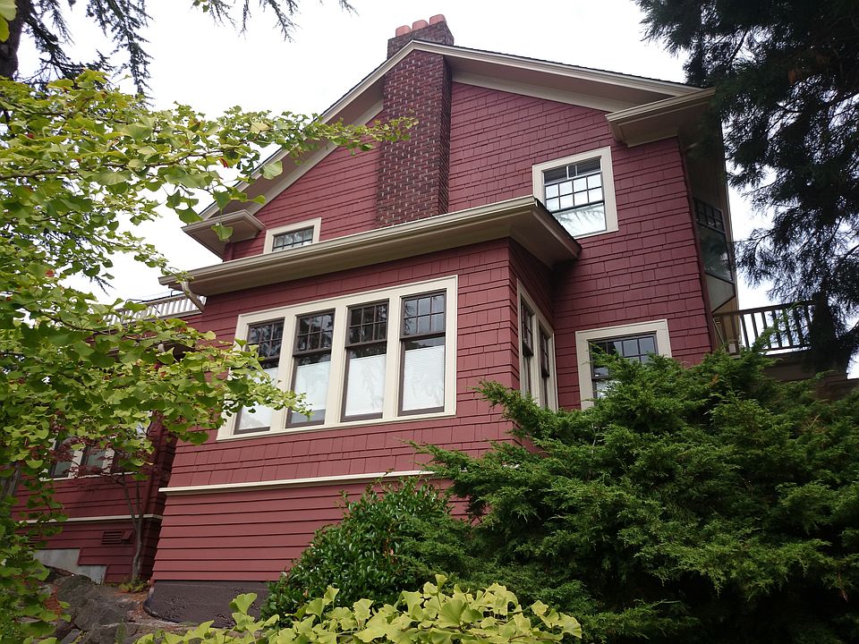 2nd image of 2347 34th Ave S