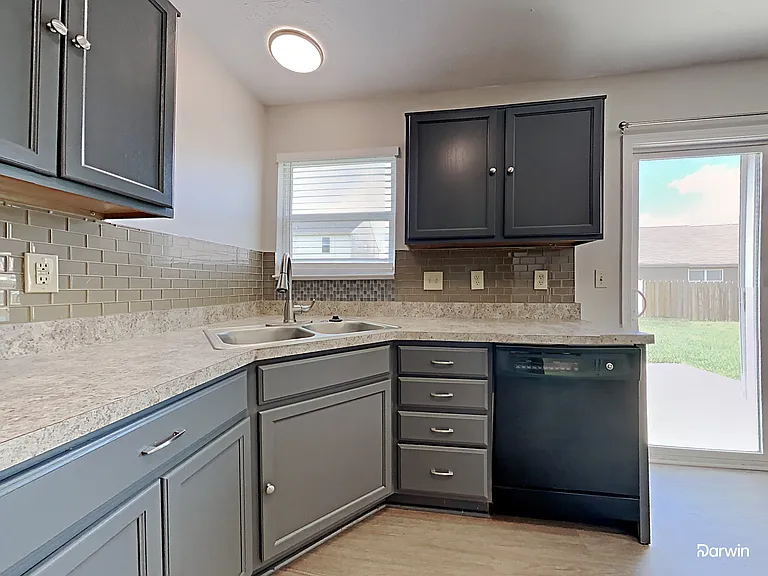 7460 Pipestone Dr — Photo 3
