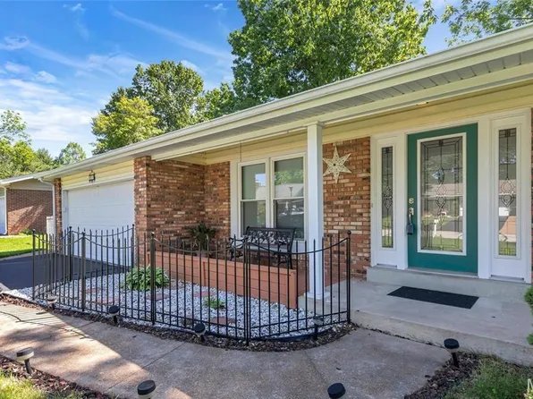 229 Mar El Ct, Ballwin, MO 63011