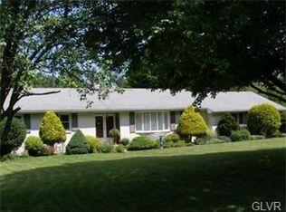 5803 Old Carriage Rd, Bath, PA 18014