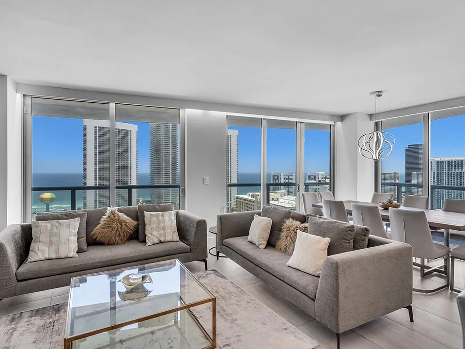 2600 E Hallandale Beach Blvd #ID1540469P