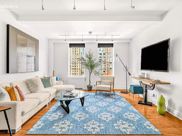 410 W 24th St APT 11L, New York, NY 10011