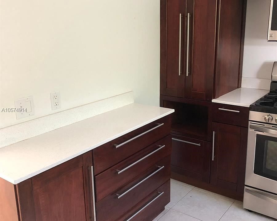 1st image of 520 W 51st Ter #20