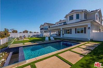 1st image of 15225 De Pauw