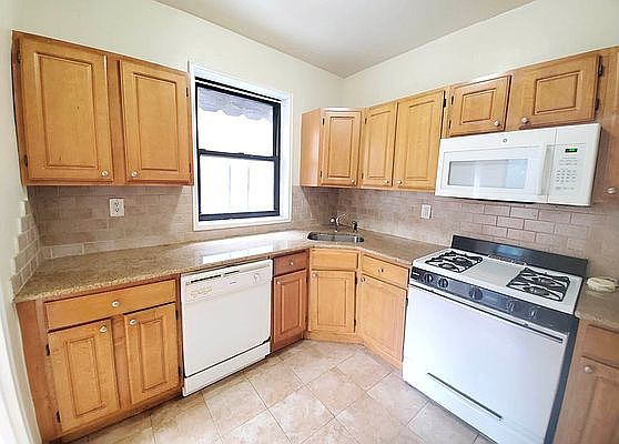 2nd image of 315 Ocean Pkwy #13