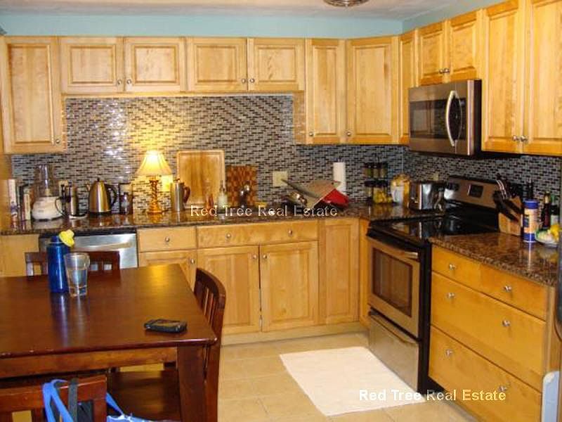 1st image of 205 Kent St #205