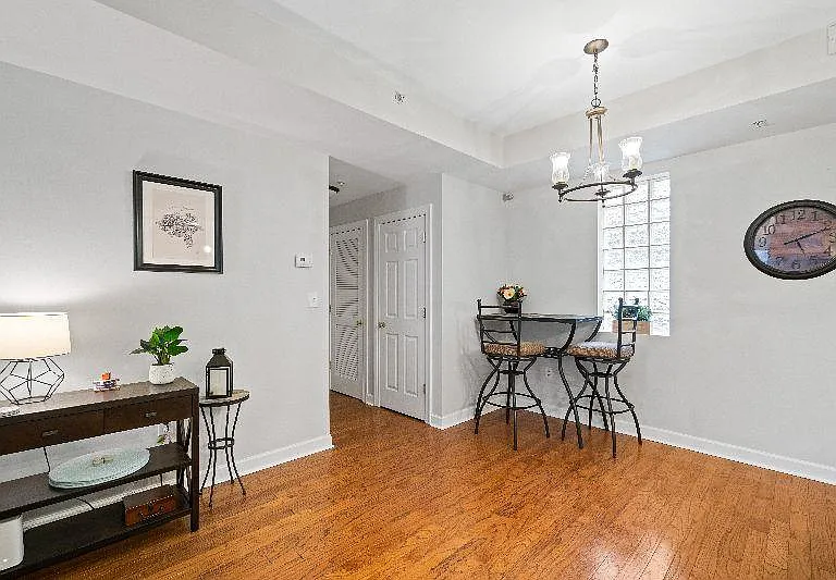 718 Trade St #301 — Photo 7