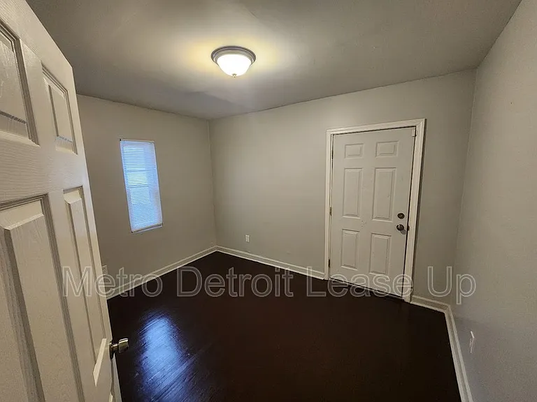 10724 Whitehill St — Photo 7