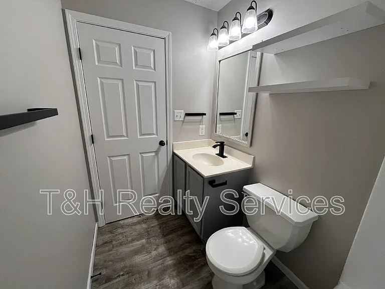 6803 Smithfield Blvd — Photo 23