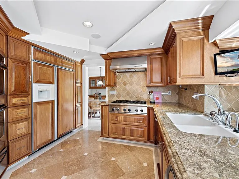 1089 Danielle Dr — Photo 5