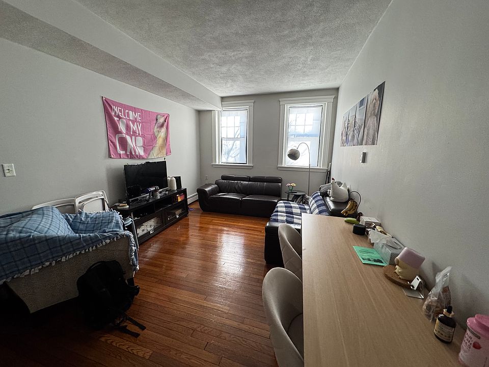 1st image of 217 Chestnut Hill Ave APT 2