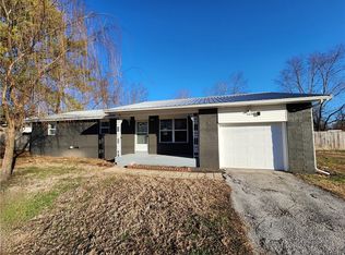 360 E Johnson Ave, Cave Springs, AR 72718