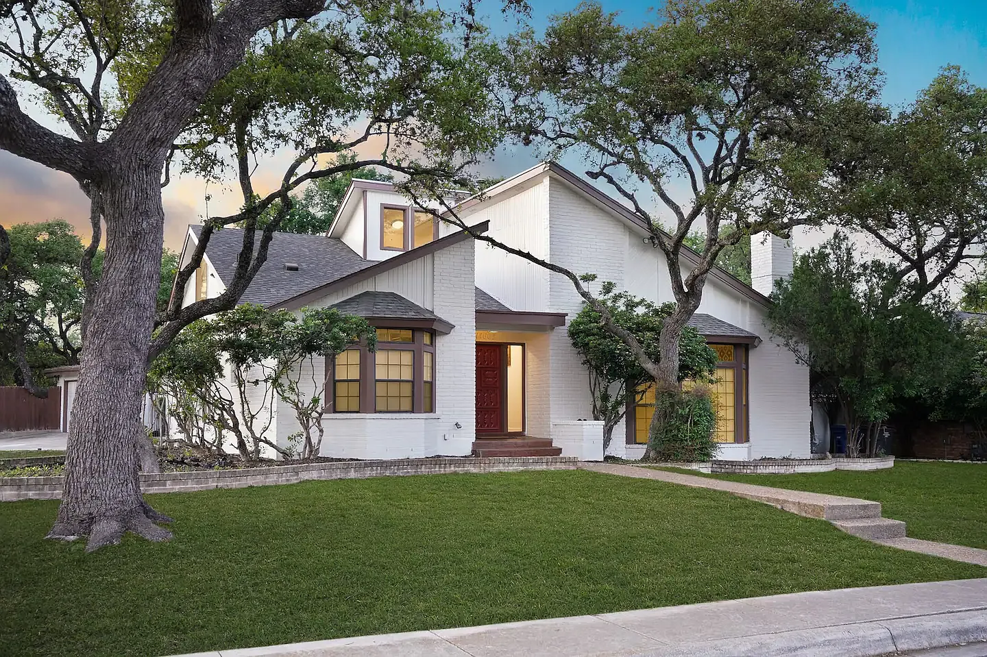 4 bed, 3.5 bath, 3200 sqft, $5,550 — Photo 2