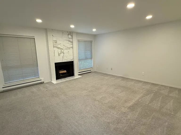10211 NE 16th Pl #R6 — Photo 8