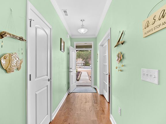 2nd image of 191 Belclare Way