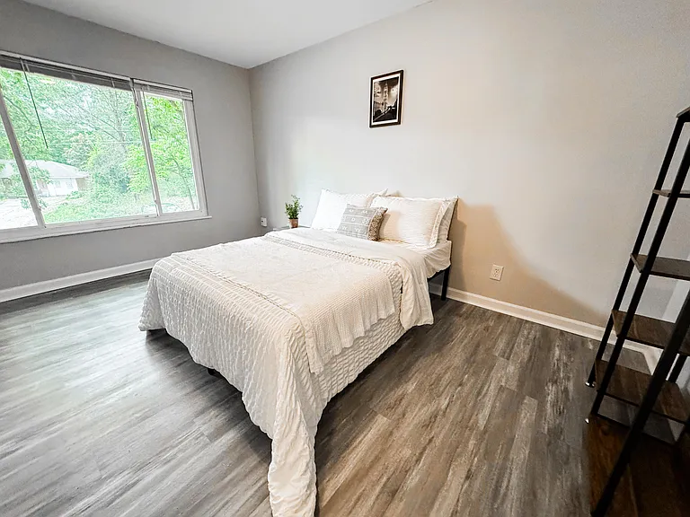 Sweetbriar Ln — Photo 1