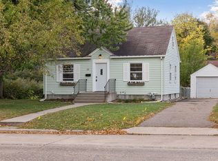 32 17th Ave S, Hopkins, MN 55343