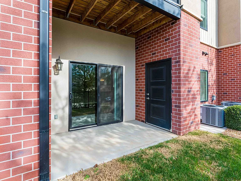 Coryell Commons — Photo 111