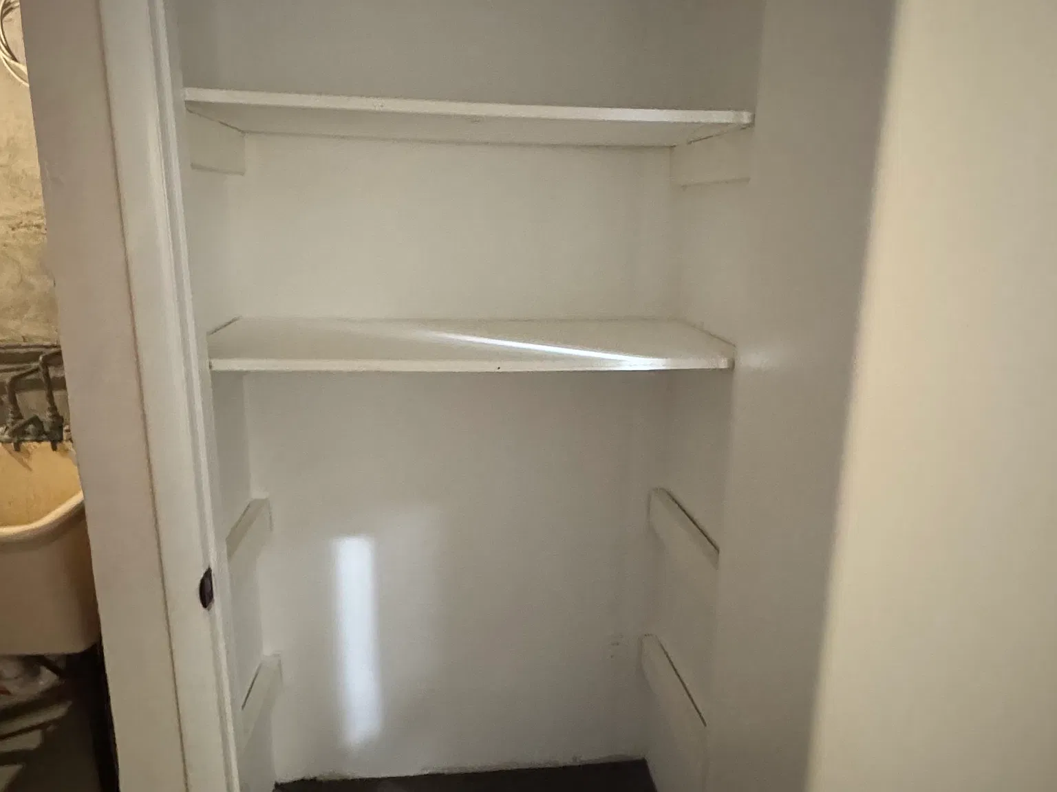3 bed, 1.5 bath, $4,000 — Photo 3
