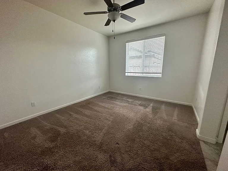 3233 N Kent St — Photo 6