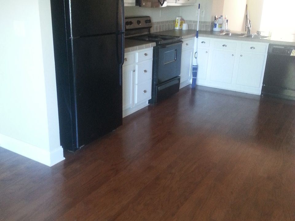 2nd image of 205 Orchard Loop