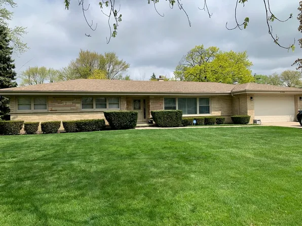 21W156 W Par Ln, Itasca, IL 60143