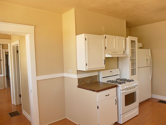 Gas Range/Stove and Refrig/Fzr