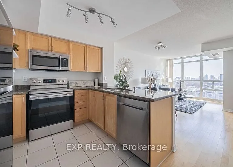 28 Harrison Garden Blvd #1112 — Photo 5