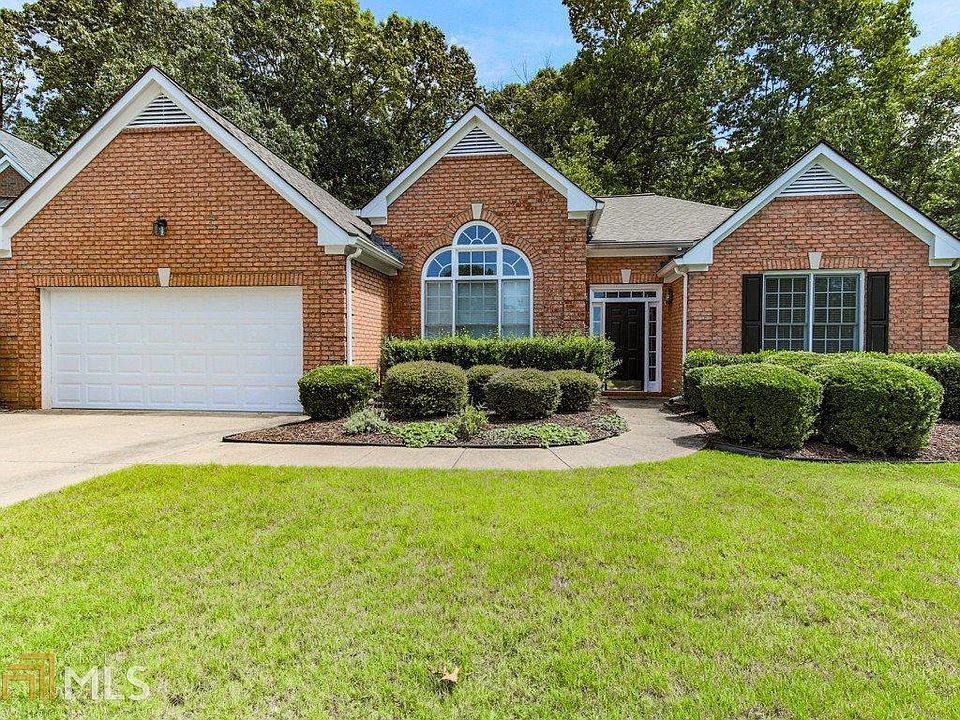 2nd image of 1010 Chatsworth Ln