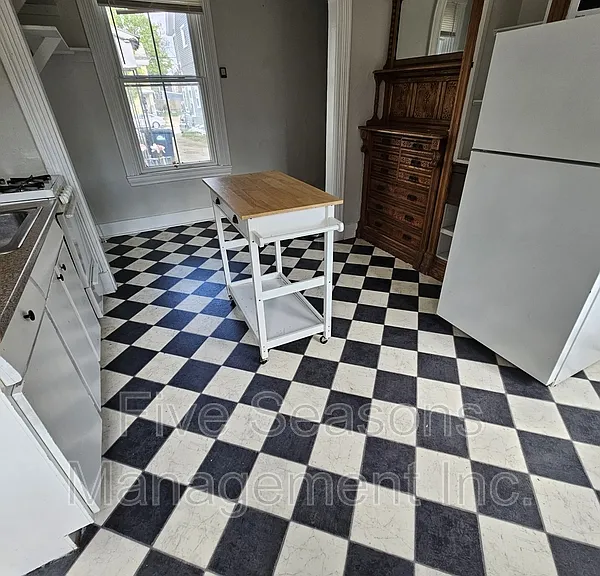 19 Grant St #3 — Photo 3