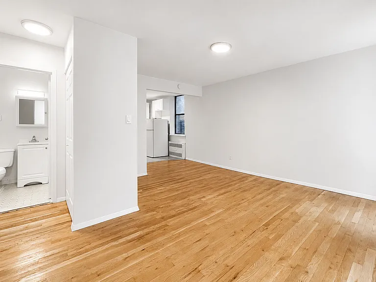 953 Amsterdam Ave #4A — Photo 4