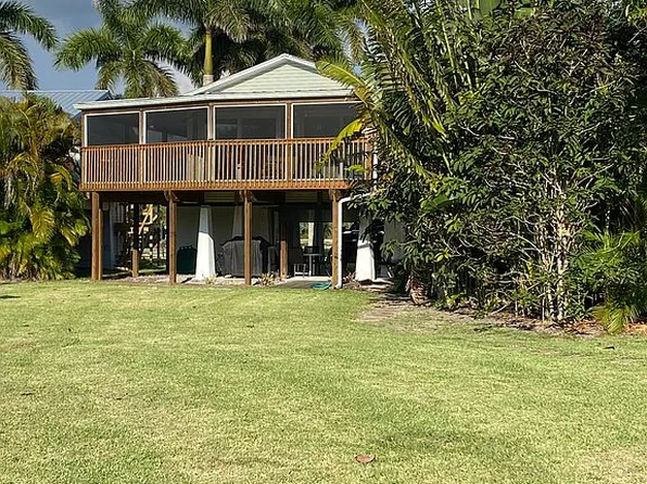 420 Riverside Dr, Everglades City, FL 34139