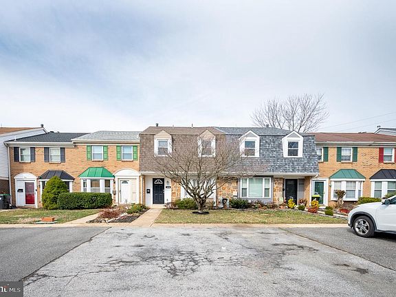 4th image of 3206 Emerald Pl