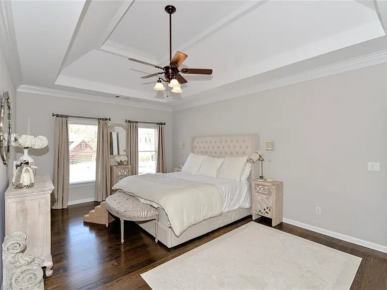 310 Windsor Gate Cv — Photo 36
