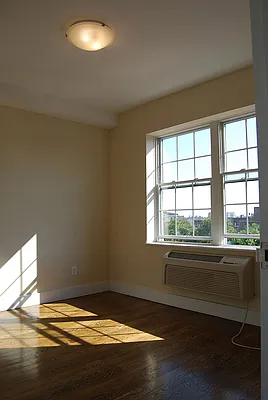 Rented by Bohemia Realty Group | media 18