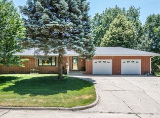 700 Crescent Dr, Carlisle, IA 50047