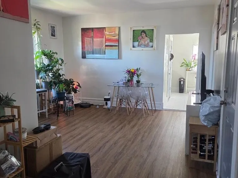 136 Hobson St — Photo 3
